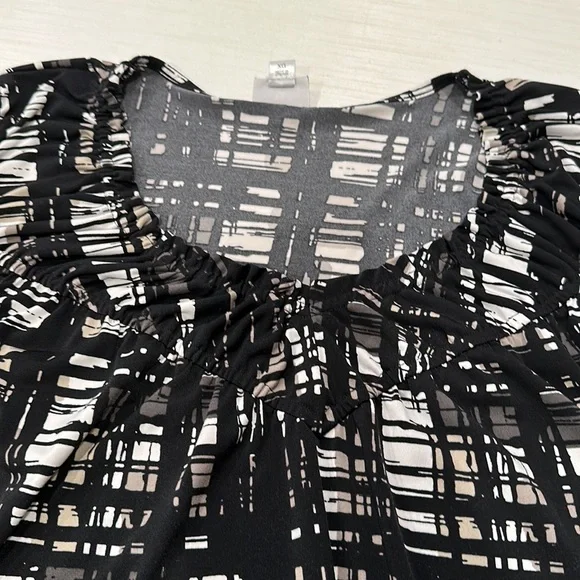 Worthington Blouse - Picture 4 of 6